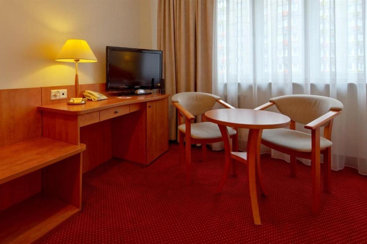 Best Western Hotel Portos Warschau Buitenkant foto